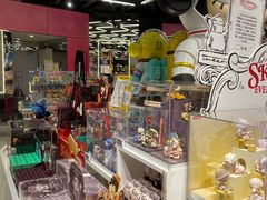 -泡泡玛特POPMART(侨福芳草地店)