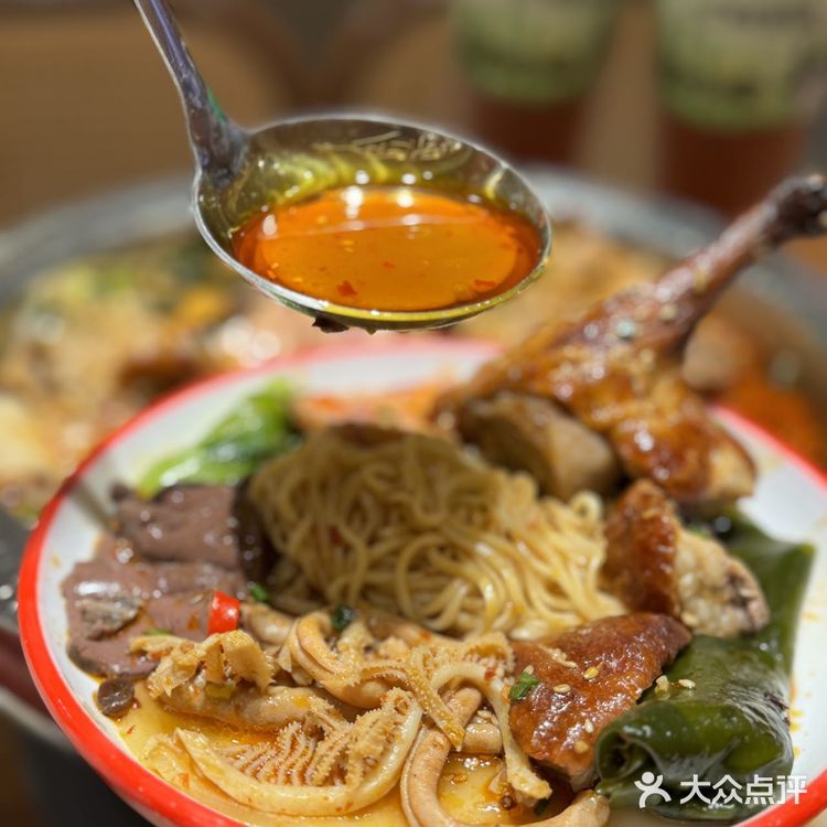 很适合中饭来吃～姚妃媱冒烤鸭(吴江路湟普汇店)