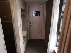 -西安大雁塔科技大学地铁站亚朵酒店