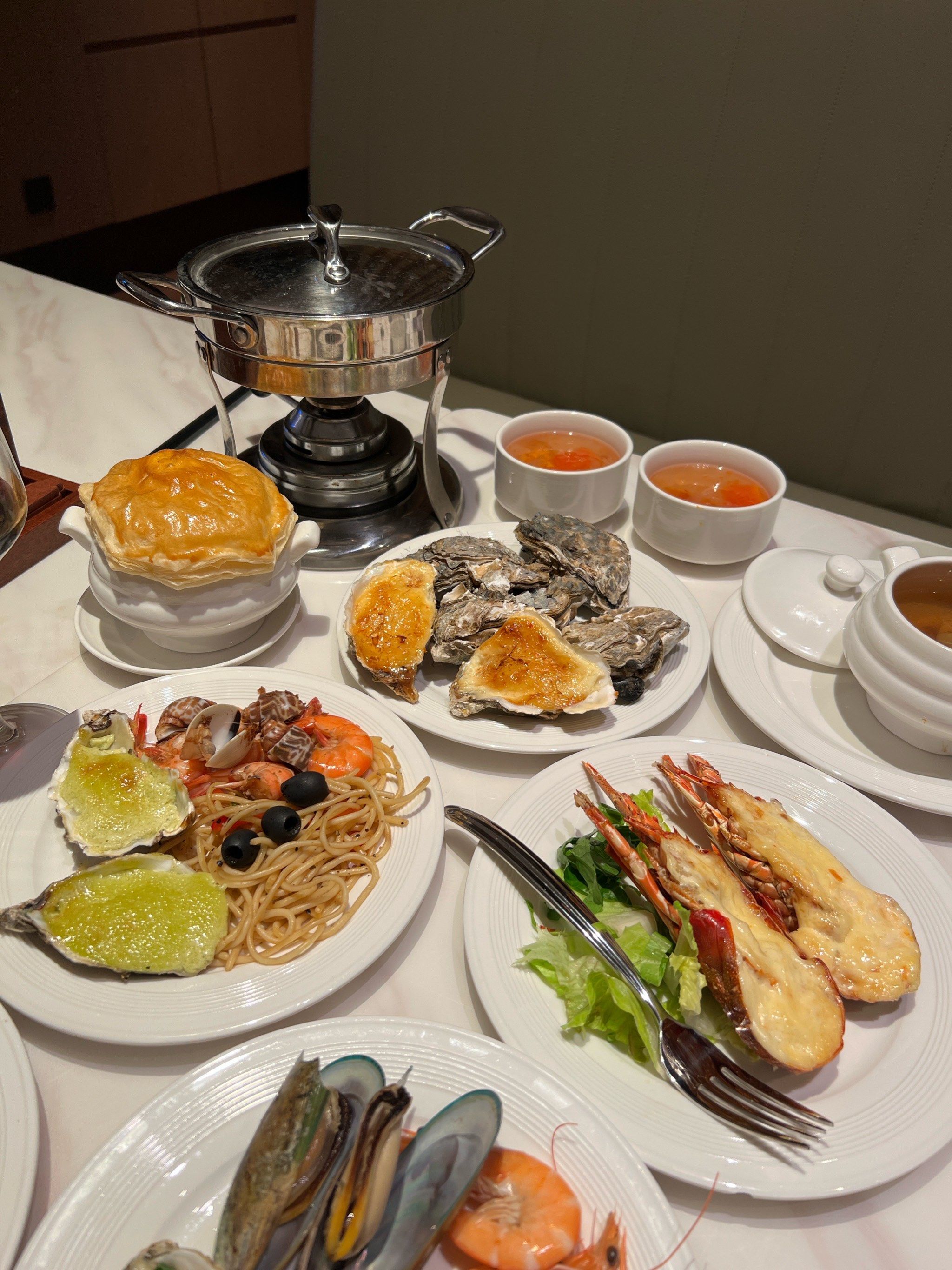 五星级酒店自助餐很丰富