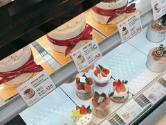 -花花卷卷·鲜食蛋糕(静安久光百货店)