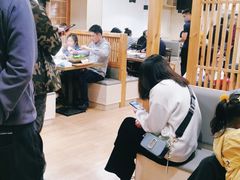 等位区-许府牛火锅(信义坊总店)