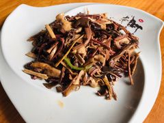 -小厨子私房菜·云南美食店