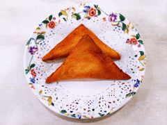 咖喱吞拿鱼角-喜莲咖啡