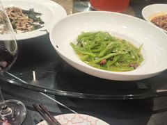 -阿瓦山寨·湘菜现炒·剁椒鱼头王(咸阳总店)