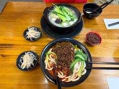 -丽虹云南过桥米线(兴工街店)