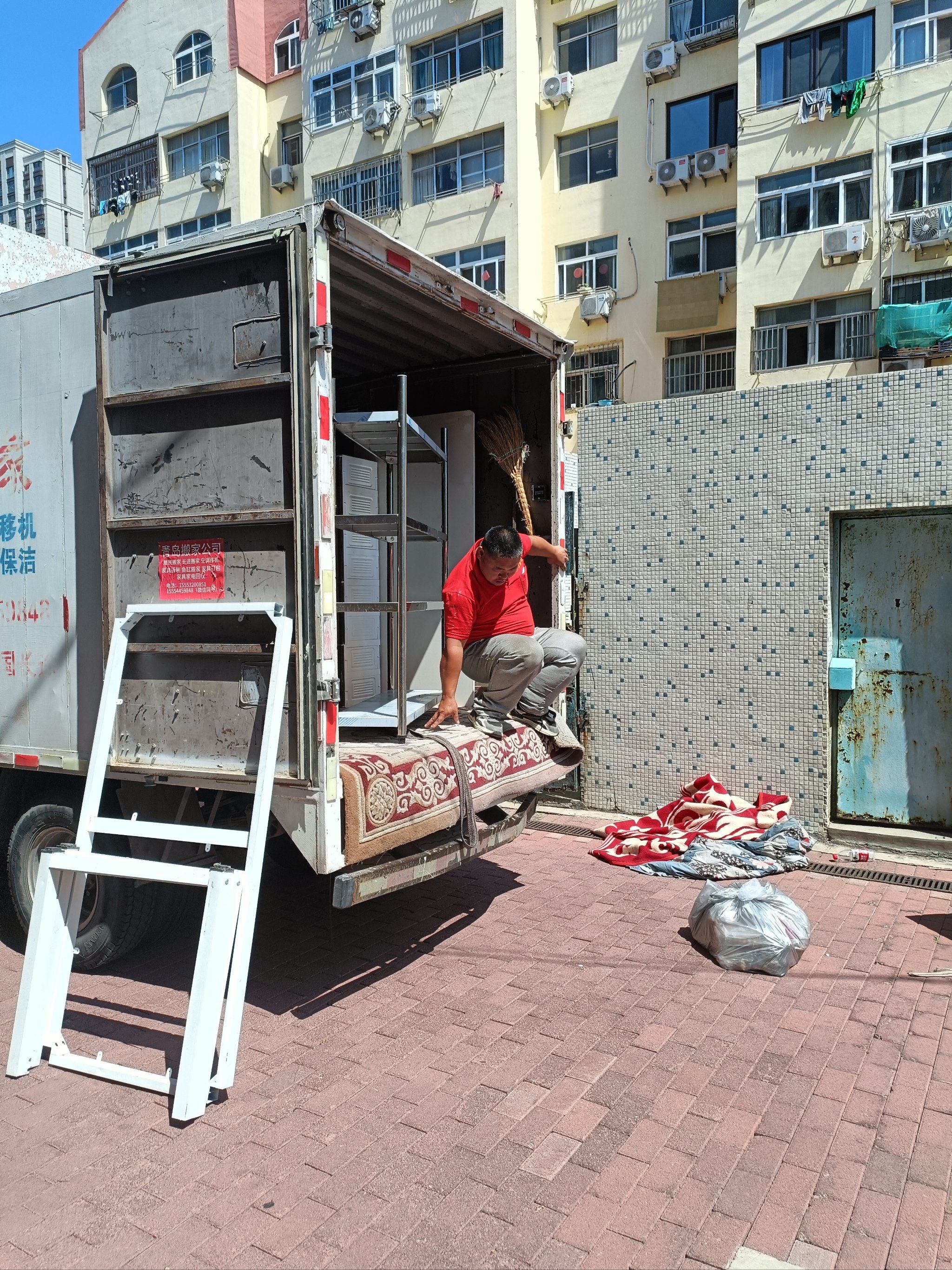 搬家真是一场体力活青岛搬家个人搬家公司搬家长