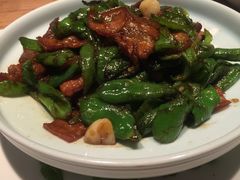 农家小炒肉赠手工大馒头-马仕玖煲·融合菜·酥不腻烤鸭(人大店)