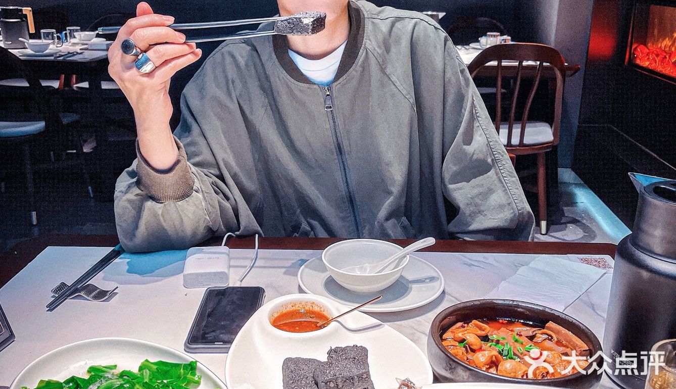金融中心的高端精品湘菜丨高德冬广场 随小馆