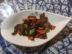 双椒炒见手青-龙姐私房菜(和顺古镇店)