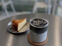 岩烧芝士蛋糕-RWORK·COFFEE(滨江店)