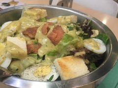 牛油果烟熏三文鱼沙拉-来龙里 精致 东南亚餐室(万象城店)