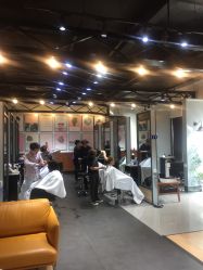 -FRIDAY星期五专业美发沙龙