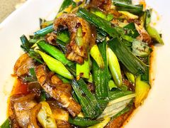 蒜苗回锅肉-铜锣湾·有麝自然香(重庆新天地店)