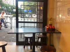 靠窗位-伍湛记 · 广州老字号(龙津中路店)