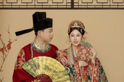 -雪中彩影婚纱摄影·微光艺术中心