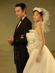 -至臻微拉婚纱摄影