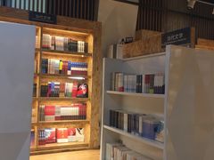 -新华里咖啡书吧(新华书店小寨店)