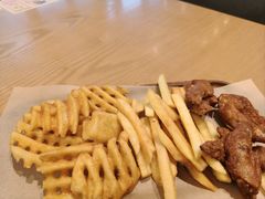 -必胜客(WOW昙华林店)