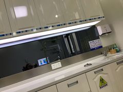 -茂菊口腔连锁(浦东南路店)
