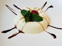 意式奶冻配酱果-安妮意大利餐厅(国贸店)