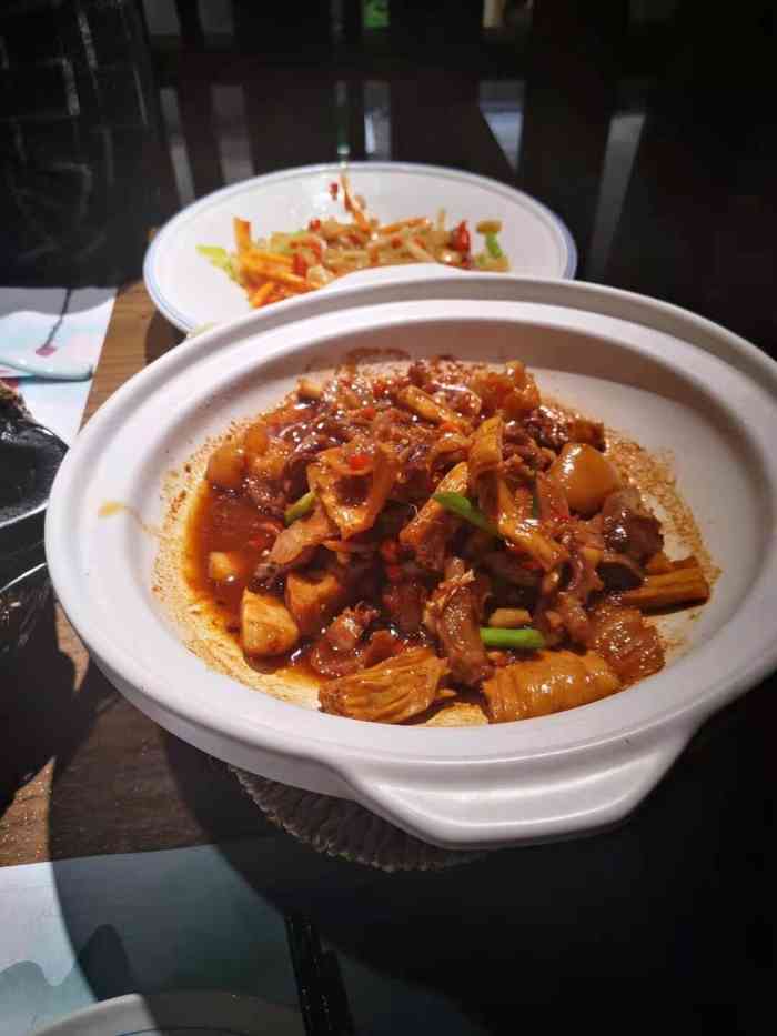 土菜王(红谷滩店)-"装修仿旧时风格～很大气的土家菜还蛮喜欢.