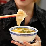 冬阴功mix酸菜鱼，禄鼎记这波操作绝了！