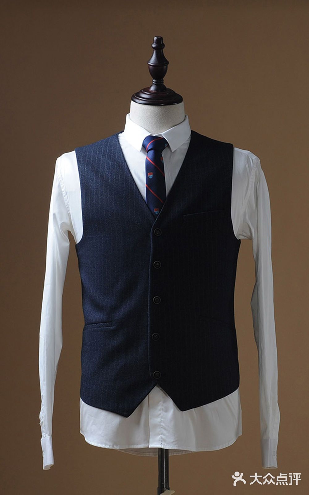 奥纳英乔西服礼服西装高级定制(世纪大道店)