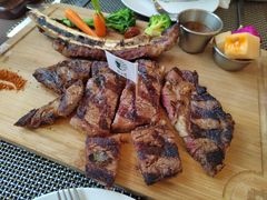 -悦享绿山墙西餐厅