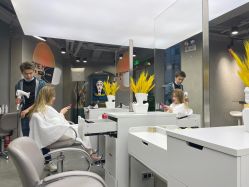 -变画·发型STUDIO