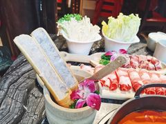 百分百纯虾滑-热火朝天鲜切牛肉火锅(南强街巷店)