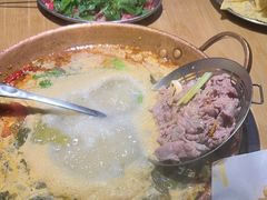 -洱火云南酸菜牛肉火锅(石景山当代商城店)