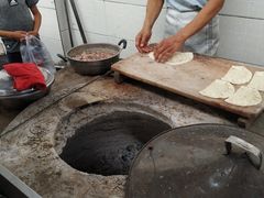 -玉龙喀什有名爱可德木烤包子