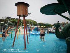 -热带风暴水上乐园