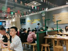 大堂-木屋烧烤(岗顶二店)