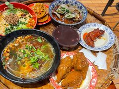 -爆炸头阿姨小四川正宗川味小吃(无任何分店)