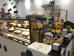 面包甜点陈列柜-HELLO 27 意面·沙拉·帕尼尼