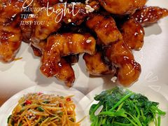 黑蒜糖醋里脊-肆海小川菜酒馆Wine Bistro (青年路店)