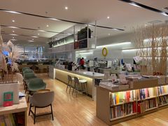 -新华书店(保利水城店)