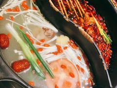 鸳鸯锅-钢管厂五区小郡肝串串香(南山店)