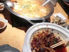 -野山舂·贵州现舂酸汤火锅(鸿通城店)