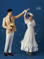 -雪中彩影婚纱摄影·微光艺术中心