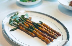 Braised Sauce Asparagus Beef Roll