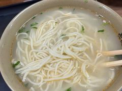 -亮亮面馆(经六路店)