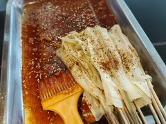 校门口涮豆皮-多嘴超级肉蟹煲(中街恒隆故宫店)