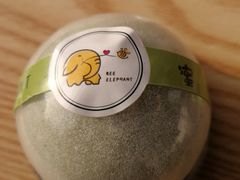 -蜜蜂小象·榴莲千层蛋糕(时代汇11栋店)