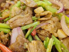 芹菜炒肉片-小城家宴