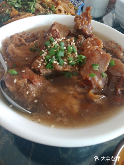 回辉登偰氏面片(东莲花美食街店)红烧牛肉图片