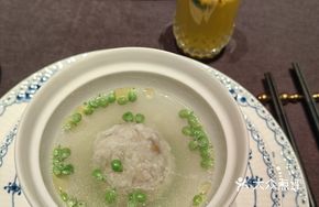 Four Seasons Lion's Head Meatballs