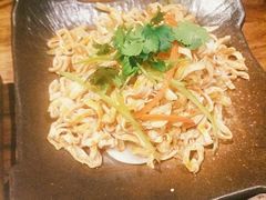 -老牌坊云南鱼豆花火锅(爱建店)